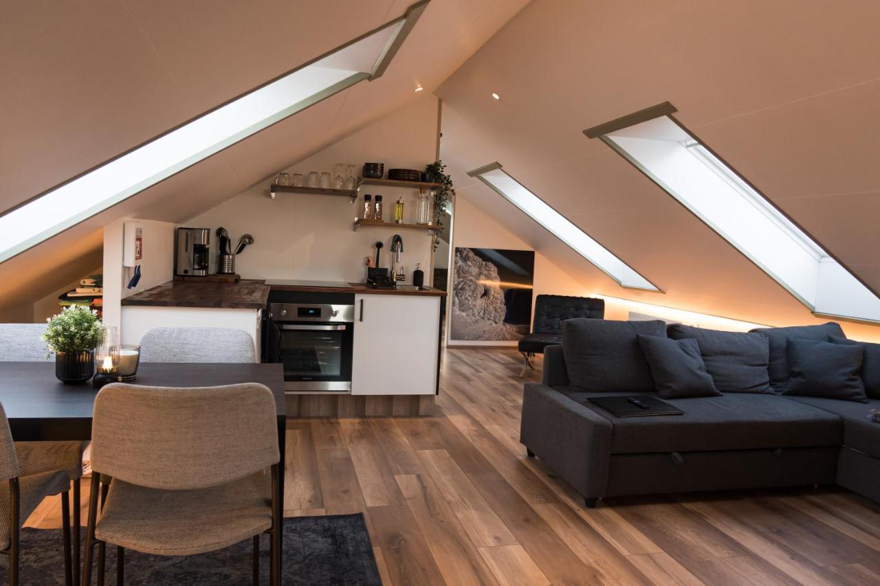 شقة Scenic Penthouse - Ocean View & Skylight Windows Siglufjordur المظهر الخارجي الصورة